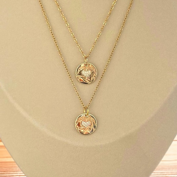 Taylor Swift Heart Hands Sign Fearless Eras Gold Necklace Pendant - Picture 1 of 9